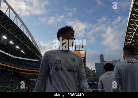 Seattle, Usa. Mai 2025. Kim Kee-Hee (20) wärmt sich vor einem MLS-Spiel gegen St. Louis City SC am 3. Mai 2025 im Lumen Field in Seattle auf. (Foto Nate Koppelman/SIPA USA) Credit: SIPA USA/Alamy Live News Stockfoto