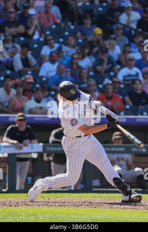 17. September 2023: Colorado Right Fielder Hunter Goodman (15) trifft seine erste Major League homer während des Spiels mit San Francisco Giants und Colorado Rockies, die im Coors Field in Denver Co. Ausgetragen werden. David Seelig/Cal Sport Medi (Bild: © David Seelig / Cal Sport Media/CSM via ZUMA Press Wire) Stockfoto