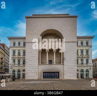 Das Opernhaus Timișoara, oder Palatul Culturii, ist ein Gebäude in Timișoara, Rumänien, mit neobarocker und neoklassizistischer Architektur Stockfoto