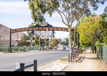Norco, Kalifornien, USA - 18. 11. 2019: Blick auf ein Begrüßungsschild am Eingang zur Stadt Norco. Stockfoto