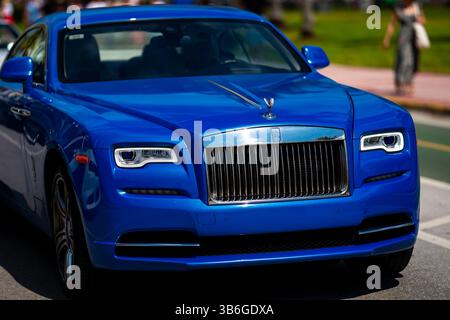 April 2025. Miami. Rollt Royce Luxusauto. Phantom Rolls Royce auf der Straße. Exklusives Luxusauto. Rollt Royce V12-Motor. Premium Super CA Stockfoto