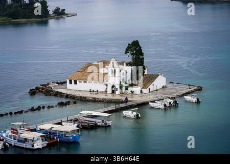 Panoramablick auf das Kloster Vlachernon in Korfu, Griechenland Stockfoto