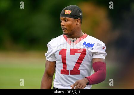 5. Juni 2024: Terry McLaurin (17) sieht während des Washington Commanders OTA-Trainings im OrthoVirginia Training Center im Commanders Park in Ashburn, Virginia Reggie Hildred/CSM (Foto: © Reggie Hildred/CSM via ZUMA Press Wire) Stockfoto