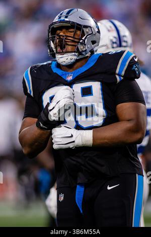 5. November 2023: Carolina Panthers Defensive Tackle Shy Tuttle (99) feiert im zweiten Quartal des NFL-Matchups gegen die Indianapolis Colts in Charlotte, NC. (Scott Kinser/Cal Sport Media) (Bild: © Scott Kinser/CSM via ZUMA Press Wire) Stockfoto