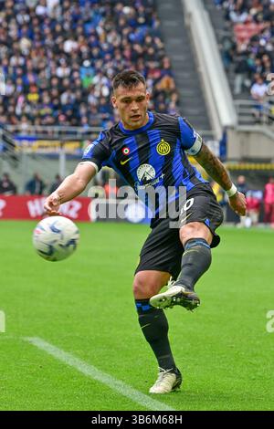 April 2024, Milano, null, Italien: Milano, Italien. April 2024. Lautaro Martinez (10) von Inter war während des Spiels zwischen Inter und Torino in Giuseppe Meazza in Mailand zu sehen. (Foto: © Gonzales Photo/Gonzales Photo via ZUMA Press) Stockfoto
