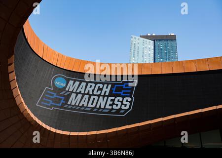22. März 2024: Außenansicht des Barclays Center für das NCAA Men's March Madness Tournament Basketballspiel zwischen den James Madison Dukes und den Wisconsin Badgers im Barclays Center in Brooklyn, NY. Darren Lee/CSM (Bild: © Darren Lee/CSM via ZUMA Press Wire) Stockfoto