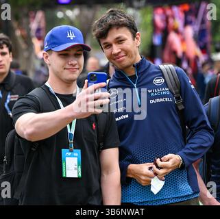 März 2024, Melbourne, Victoria, Australien: 23. März 2024, Melbourne, Victoria, Australien: der thailändische Fahrer Alexander Albon (#23) von Williams posiert für ein Foto vor Training 3 am zweiten Tag des australischen Formel-1-Grand-Prix 2024 (Foto: © Theo Karanikos/ZUMA Press Wire) Stockfoto