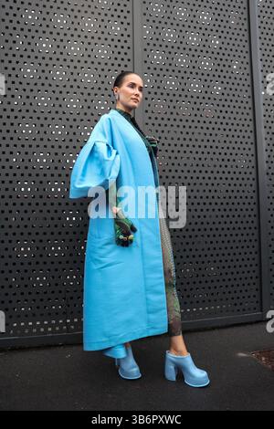 22. September 2023, Mailand, Italien: Modeliebhaber und Modeeinflussreicher warten auf die Gucci Fashion Show. Die Milan Fashion Week findet vom 19. Bis 25. September 2023 in Mailand statt. (Foto: © Takimoto Marina/SOPA Images via ZUMA Press Wire) Stockfoto