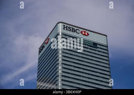London, Großbritannien. April 2025. Außenansicht des globalen Hauptsitzes von HSBC in Canary Wharf. Quelle: Vuk Valcic / Alamy Stockfoto