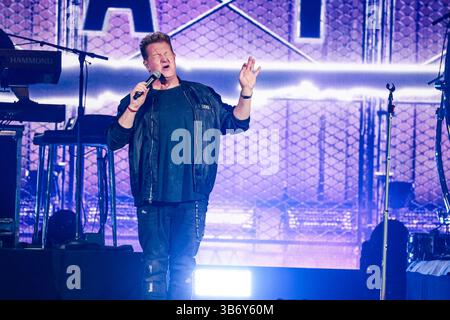 Gary Levox von Rascal Flatts tritt während des iHeart Country Festivals am 3. Mai 2025 im Moody Center in Austin, Texas, auf. Foto: Ozzie Bloom/imageSPACE/MediaPunch Stockfoto