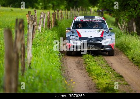Bretenoux, Frankreich. Mai 2025. 11 FALCO Jean-Marc, RATIER Marie-Noelle, Skoda Fabia R5, Action während der Rallye Castine - Terre d'Occitanie 2025, 2. Runde des Championnat de France des Rallyes Terre 2025, vom 3. Bis 4. Mai 2025 in Bretenoux, Frankreich - Foto Bastien Roux/DPPI Credit: DPPI Media/Alamy Live News Stockfoto