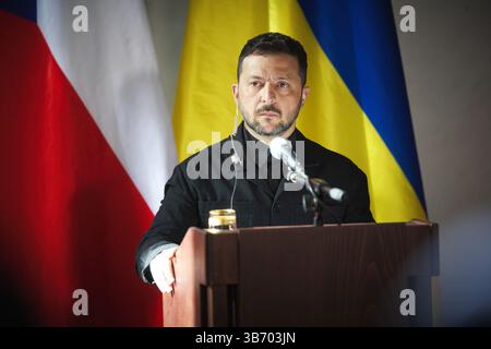 Prag, Tschechische Republik. Mai 2025. Offizieller Besuch des ukrainischen Präsidenten Wolodymyr Zelenskyj in Prag am 04. April 2025.*nur redaktionelle Verwendung* CAP/PLF © das Präsidialamt der Ukraine über Credit: Capital Pictures/Alamy Live News Stockfoto