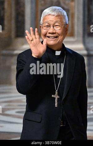 Vatikan, Vatikan. Mai 2025. **NO LIBRI** Italien, Rom, Vatikan, 2025/5/4. Kardinal Kurfürst Kardinal Lazarus You Heung-sik, Präfekt des Dikasteriums für Klerus, kommt zur 9. Novemdiale Messe im Petersdom im Vatikan, Foto: ALESSIA GIULIANI /Catholic Press Photo Credit: Independent Photo Agency/Alamy Live News Stockfoto