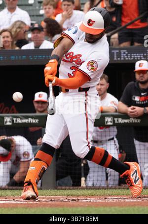 Baltimore, USA. Mai 2025. BALTIMORE, MD – 04. MAI: Der Outfield-Spieler Cedric Mullins von Baltimore Orioles (31) eröffnet den Batting für die Orioles während eines MLB-Spiels zwischen den Baltimore Orioles und den Kansas City Royals am 4. Mai 2025 im Oriole Park at Camden Yards in Baltimore, Maryland. (Foto: Tony Quinn/SipaUSA) Credit: SIPA USA/Alamy Live News Stockfoto