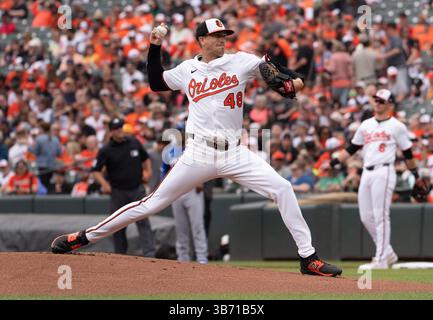 Baltimore, USA. Mai 2025. BALTIMORE, MD – 04. MAI: Kyle Gibson (48) schickt den Pitcher der Baltimore Orioles und die Kansas City Royals am 4. Mai 2025 im Oriole Park at Camden Yards in Baltimore, Maryland, den ersten Platz. (Foto: Tony Quinn/SipaUSA) Credit: SIPA USA/Alamy Live News Stockfoto