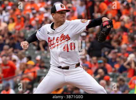 Baltimore, USA. Mai 2025. BALTIMORE, MD – 04. MAI: Der Baltimore Orioles Pitcher Kyle Gibson (48) schickt einen bei einem MLB-Spiel zwischen den Baltimore Orioles und den Kansas City Royals am 4. Mai 2025 im Oriole Park at Camden Yards in Baltimore, Maryland. (Foto: Tony Quinn/SipaUSA) Credit: SIPA USA/Alamy Live News Stockfoto