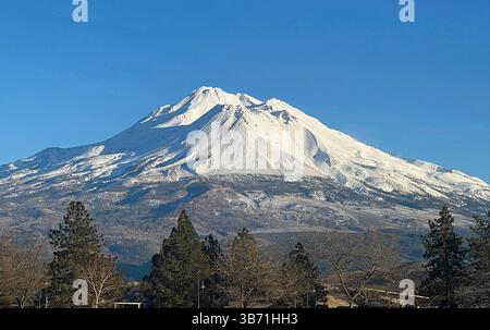 MT Shasta und Shastina, Kalifornien Stockfoto