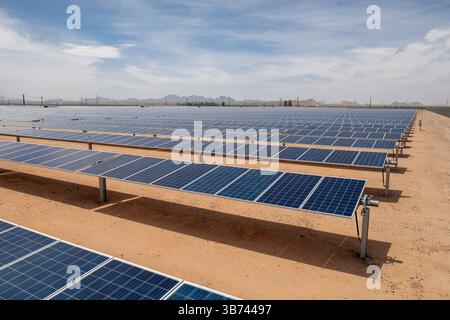 Solaranlage in der Wüste Stockfoto