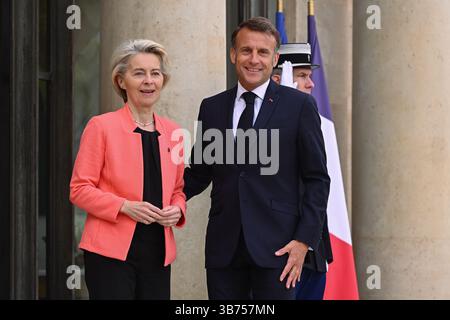 Paris, Frankreich. Mai 2025. Der Präsident der Republik, Emmanuel Macron, empfing am 5. Mai 2025 die Präsidentin der Europäischen Kommission, Ursula von der Leyen, im Schloss Elysee. - 05/05/2025 - France/Ile-de-France (Region)/Paris - Julien Mattia/Le Pictorium Credit: LE PICTORIUM/Alamy Live News Stockfoto