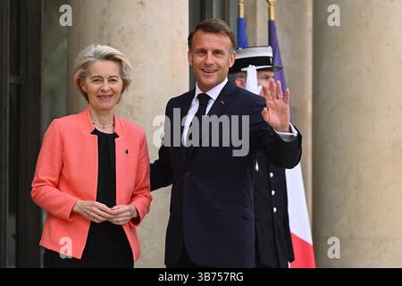 Paris, Frankreich. Mai 2025. Der Präsident der Republik, Emmanuel Macron, empfing am 5. Mai 2025 die Präsidentin der Europäischen Kommission, Ursula von der Leyen, im Schloss Elysee. - 05/05/2025 - France/Ile-de-France (Region)/Paris - Julien Mattia/Le Pictorium Credit: LE PICTORIUM/Alamy Live News Stockfoto