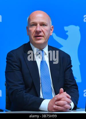 Berlin, Deutschland. Mai 2025. Berlins neuer Kultursenator Wedl-Wilson wird vom Regierenden Bürgermeister Kai Wegner im Roten Rathaus vorgestellt. Quelle: Paul Zinken/dpa/Alamy Live News Stockfoto