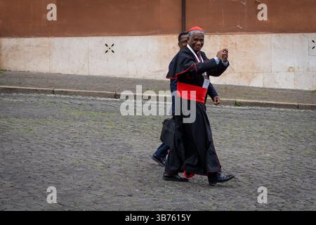 Vatikan, Vatikan. Mai 2025. Kardinal Desire Tsarahazana, kommt zu einem Treffen der Kardinäle in Vatikanstadt. (Foto: Stefano Costantino/SOPA Images/SIPA USA) Credit: SIPA USA/Alamy Live News Stockfoto