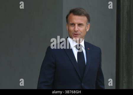 Paris, Frankreich. Mai 2025. Präsident Emmanuel Macron, Arbeitsessen mit Frau Ursula von der Leyen, Präsidentin der Europäischen Kommission, am 5. Mai 2025 im Elysee-Palast in Paris, Frankreich. (Foto: Lionel Urman/SIPA USA) Credit: SIPA USA/Alamy Live News Stockfoto
