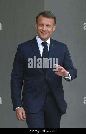 Paris, Frankreich. Mai 2025. Präsident Emmanuel Macron, Arbeitsessen mit Frau Ursula von der Leyen, Präsidentin der Europäischen Kommission, am 5. Mai 2025 im Elysee-Palast in Paris, Frankreich. (Foto: Lionel Urman/SIPA USA) Credit: SIPA USA/Alamy Live News Stockfoto