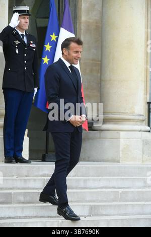Paris, Frankreich. Mai 2025. Präsident Emmanuel Macron, Arbeitsessen mit Frau Ursula von der Leyen, Präsidentin der Europäischen Kommission, am 5. Mai 2025 im Elysee-Palast in Paris, Frankreich. (Foto: Lionel Urman/SIPA USA) Credit: SIPA USA/Alamy Live News Stockfoto