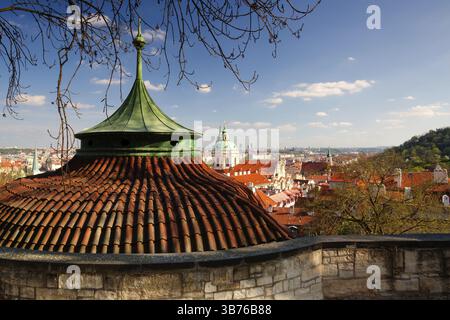 Blick vom Garten des Paradieses in der Nähe von Prager Burg - HDR-Foto Stockfoto