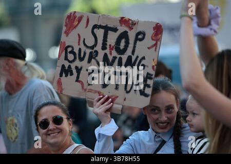 Hamburg, 09 15 2023 - Freitage für die Zukunft, Studentenvorführung in Hamburg. Studenten gingen auf die Straße, um zu streiken und Politiker zu fordern Stockfoto