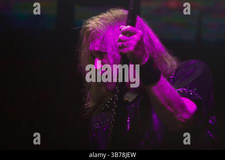 Mexiko-Stadt, Mexiko. Mai 2025. Ian Hill Bassist der britischen Band Judas Priest trat im Rahmen der Monster of Rock Tour in der Mexico City Arena auf. Am 4. Mai 2025 in Mexiko-Stadt. (Foto: Carlos Santiago/Eyepix/SIPA USA) Credit: SIPA USA/Alamy Live News Stockfoto