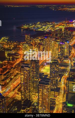 Nachtblick auf die Wolkenkratzer. Drehort: Toronto Stockfoto