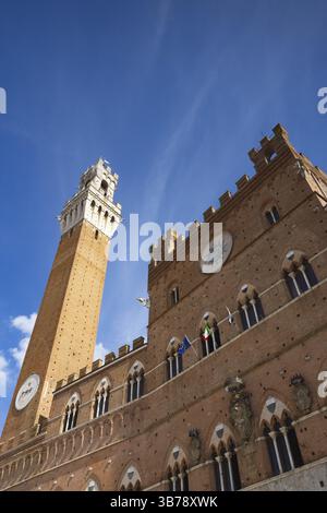 Glockenturm des Palazzo Pubblico in Siena, Italien, Europa Stockfoto