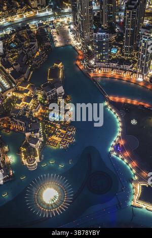 Dubai Nachtansicht von der Aussichtsplattform des Burj Khalifa. Aufnahmeort: Dubai Stockfoto
