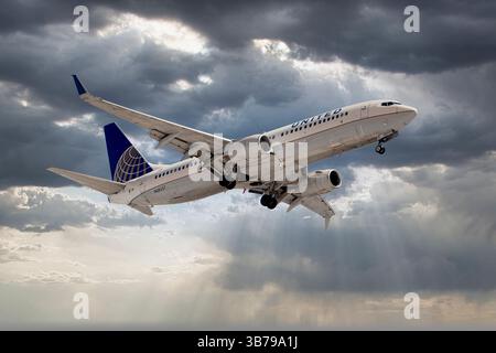 United Airlines Boeing 737-824(WL) irgendwo über Amerika Stockfoto