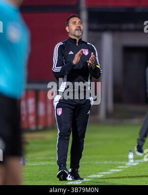 Porto, Guimaraes, Portugal. Mai 2025. RUI FERREIRA Head Coach der AVS wurde während des Liga Portugal Betclic 2024/25 Spiels zwischen AVS und Boavista FC am 5. Mai 2025 im Estadio do Clube Desportivo das Aves in Vila das Aves, Portugal gesehen. Endresultat: AVS 1:2 Boavista FC (Credit Image: © Miguel Lemos/ZUMA Press Wire) NUR REDAKTIONELLE VERWENDUNG! Nicht für kommerzielle ZWECKE! Quelle: ZUMA Press, Inc./Alamy Live News Stockfoto