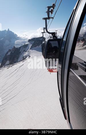 Blick auf das Gletschermeer am Mont Blanc von der Panoramakondel, Mer de Glace, Vallee Blanche, Chamonix Mont Blanc, Haute Savoie, Frankreich Stockfoto