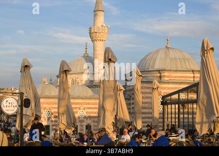 Türkiye, Türkei, Istanbul, Üsküdar, Semsi Ahmet Pasa Camii, Moschee, Menschen, Stockfoto