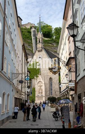 Bürgerspitalkirche St. Blasius in der Altstadt, Salzburg, Österreich, Europa Stockfoto