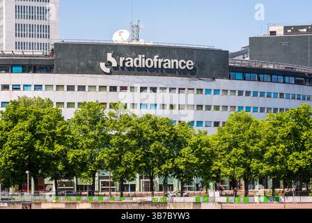 Fassade des Maison de la Radio et de la Musique in Paris, Frankreich, Sitz des französischen öffentlich-rechtlichen Rundfunks Radio France. Stockfoto