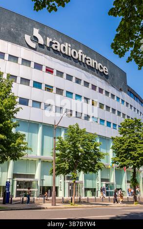 Fassade des Maison de la Radio et de la Musique in Paris, Frankreich, Sitz des französischen öffentlich-rechtlichen Rundfunks Radio France. Stockfoto