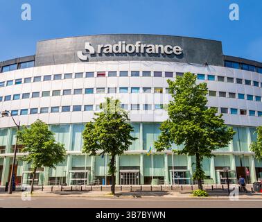 Fassade des Maison de la Radio et de la Musique in Paris, Frankreich, Sitz des französischen öffentlich-rechtlichen Rundfunks Radio France. Stockfoto
