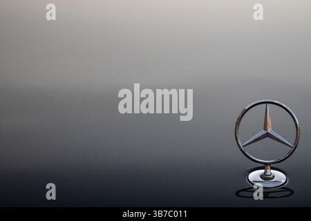 Paris, Frankreich. Mai 2025. Illustration - die Mercedes Maybach Limousine im Elysee Präsidentenpalast in Paris, Frankreich am 5. Mai 2025.Foto: Eliot Blondet/ABACAPRESS.COM Credit: Abaca Press/Alamy Live News Stockfoto