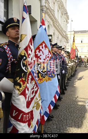 Prag, Tschechische Republik. Mai 2025. Fotografiert während einer militärischen Zeremonie der tschechischen Verteidigung am Dienstag, den 6. Mai 2025 in Prag. König Philippe von Belgien besucht das Land am 5. Mai 2025 und 6. Mai 2025 offiziell. BELGA FOTOPOOL PHILIP REYNAERS Credit: Belga News Agency/Alamy Live News Stockfoto