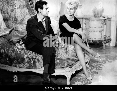 20. Dezember 2022, USA: Alain Saury, Mylene Demongeot, am Set des französisch-italienischen Films „Time Bomb“, Originaltitel: „Le Vent se lÃ¨ve“, Constantin Film, Alliierte Künstler, 1959 (Credit Image: © JT Vintage Via ZUMA Press Wire) Stockfoto