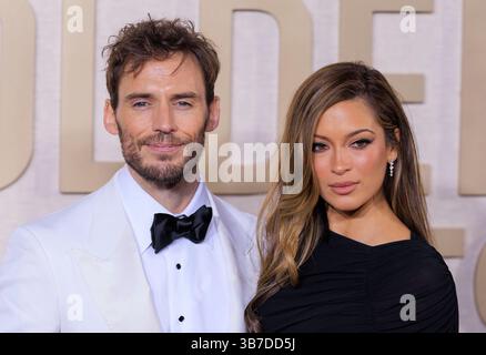 7. Januar 2024, Beverly Hills, Kalifornien, USA: Sam Claflin und Gast auf dem roten Teppich der 81. Jährlichen Golden Globe Awards am Sonntag, 7. Januar 2024 im Beverly Hilton Hotel in Beverly Hills, Kalifornien. JAVIER ROJAS/PI (Foto: © PI via ZUMA Press Wire) Stockfoto
