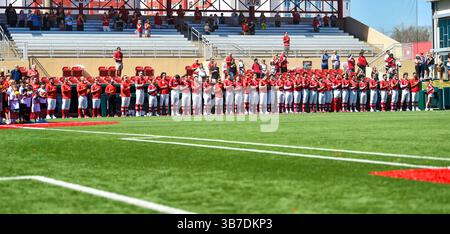 25. Februar 2024, Houston, Texas, USA: Die Houston Cougars stehen für die Nationalhymne. St John's Red Storm besiegte die Houston Cougars 11-6 in NCAA Baseball-Action. (Bild: © James Leyva/ZUMA Press Wire) Stockfoto
