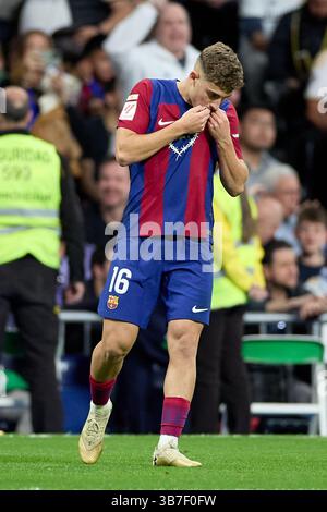 21. April 2024, Madrid, Spanien: Fermin Lopez vom FC Barcelona feiert beim LaLiga EA Sports Spiel zwischen Real Madrid CF und FC Barcelona im Estadio Santiago Bernabeu am 21. April 2024 in Madrid ein Tor. (Kreditbild: © Pablo Garcia/DAX via ZUMA Press Wire) Stockfoto