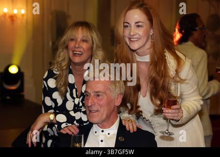 Europa-Park Eagles Charity Golfcup 2025 Uli, Cornelia und Jennifer Stein anlässlich des Gala-Abends im Hotel Colosseo. Europa-Park Eagles Charity Golfcup 2025 Uhr 05.05.2025. Hotel Colosseo, Rust, Baden-Württemberg, Deutschland. *** Europa Park Eagles Charity Golfcup 2025 Uli, Cornelia und Jennifer Stein anlässlich des Galaabends im Hotel Colosseo Europa Park Eagles Charity Golfcup 2025 am 05 05 2025 Hotel Colosseo, Rust, Baden Württemberg, Deutschland Stockfoto